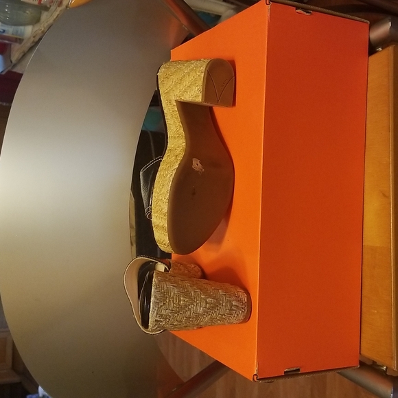 PRADA PLATFORM SHOES SIZE 38 (8) - Picture 5 of 6